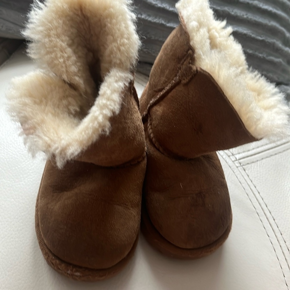 Ugg girl boot